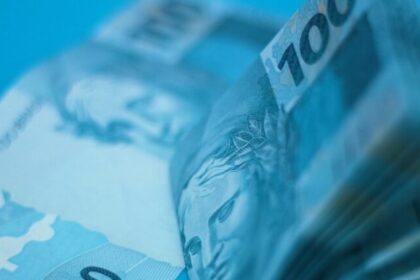 Supersalários consomem R$ 20 bilhões e elevam 40 mil servidores ao topo de renda no Brasil 6 ocrente 1765761619
