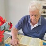 Aos 84 anos, presbítero paulista completou a leitura integral da Bíblia pela 94ª vez 4 ocrente 1765923568