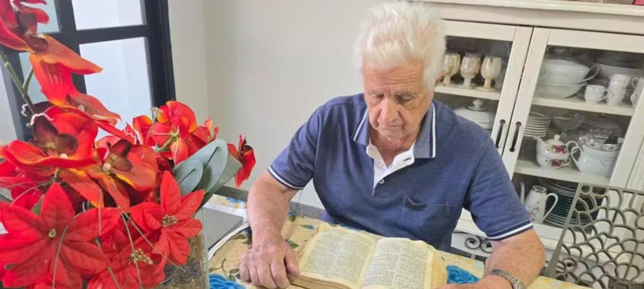 Aos 84 anos, presbítero paulista completou a leitura integral da Bíblia pela 94ª vez 2 ocrente 1765923568