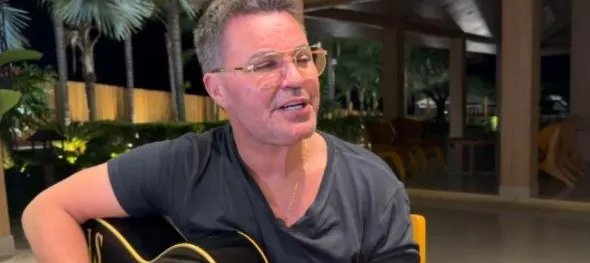 Eduardo Costa usa música para aconselhar Zezé Di Camargo em meio a polêmica com o SBT 2 ocrente 1765971317