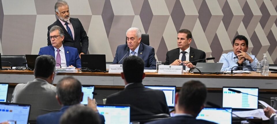 CCJ do Senado reduz vista e insere emenda para impedir retorno do PL da Dosimetria à Câmara 2 ocrente 1765995591
