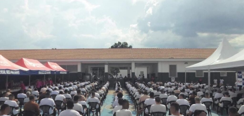 Distribuição de Bíblias leva 18 detentos ao batismo em hospital-presídio de Franco da Rocha 2 ocrente 1766006360