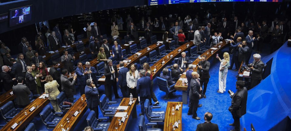 Senado aprova corte de incentivos fiscais e eleva tributos sobre apostas e fintechs 2 ocrente 1766026324