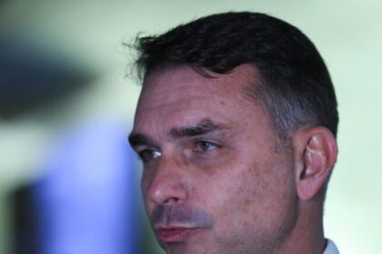 Flávio Bolsonaro move peças para reduzir rejeição e viabilizar candidatura em 2026 18 ocrente 1766051423