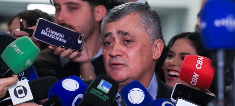 Guimarães atribui desencontro entre Gleisi e Jaques Wagner sobre PL da dosimetria à falta de diálogo 2 ocrente 1766085580