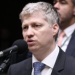 Operação da PF derruba número 2 da Previdência, pressiona Lulinha e agrava crise política 4 ocrente 1766121605