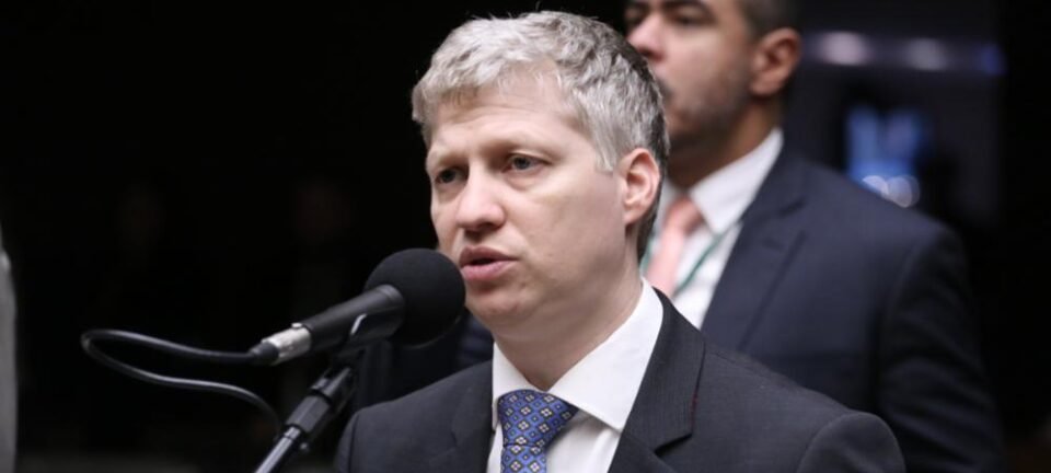 Novo protocola novo pedido para convocar Lulinha na CPMI do INSS 2 ocrente 1766125193