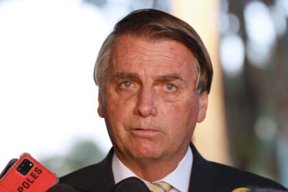 Moraes libera Bolsonaro para cirurgia, mas mantém ex-presidente na prisão 6 ocrente 1766189105