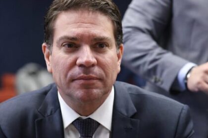 Ex-deputado Ramagem planeja curso online para se sustentar nos EUA, diz esposa 4 ocrente 1766405132