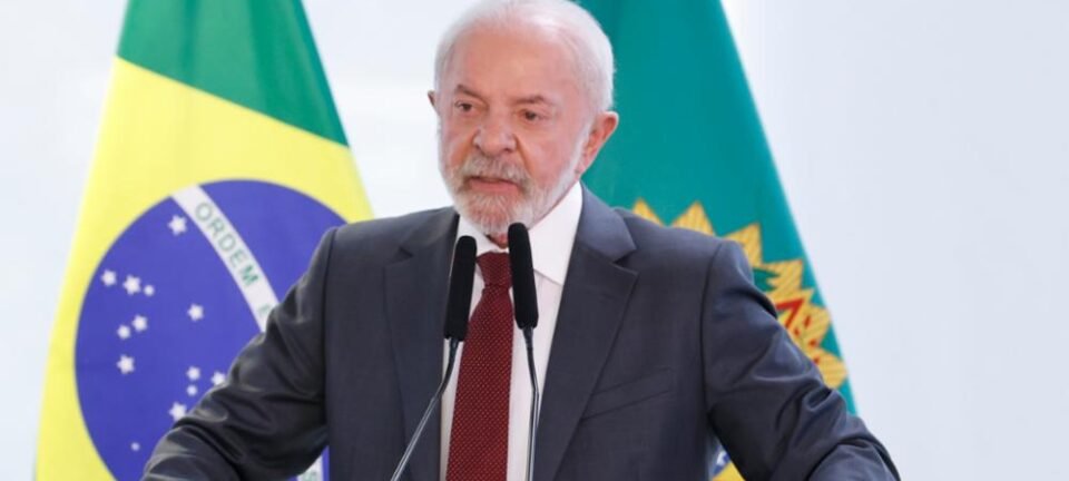 Bolsonaro, oposição ataca indulto de Lula por barrar presos de 8 de janeiro 2 ocrente 1766521159