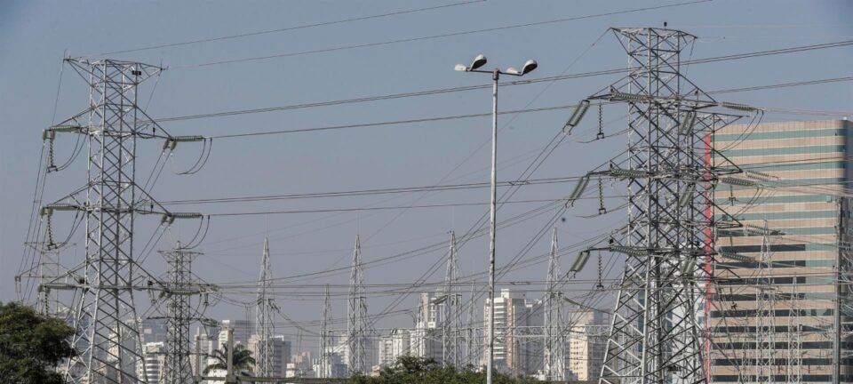 Aneel adota bandeira verde e elimina cobrança extra na conta de luz de janeiro 2 ocrente 1766534655