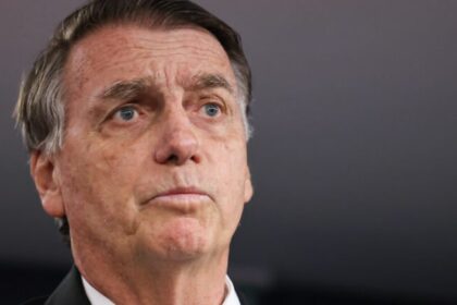 Bolsonaro deixa custódia da PF e é internado em Brasília para cirurgia de hérnia 12 ocrente 1766583258