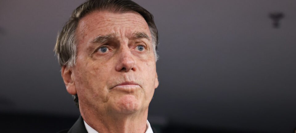 Bolsonaro deixa custódia da PF e é internado em Brasília para cirurgia de hérnia 2 ocrente 1766583258
