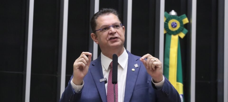 Deputado Sóstenes exibe escritura e IR para justificar R$ 470 mil apreendidos pela PF 2 ocrente 1766614759