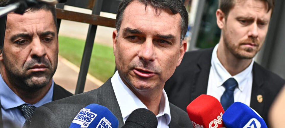 Carta de Jair Bolsonaro confirma Flávio como pré-candidato ao Planalto em 2026 2 ocrente 1766671474