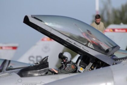 Caças poloneses escoltam avião de reconhecimento russo e fecham parte do espaço aéreo 16 ocrente 1766673286