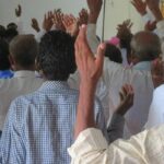 Multidão hindu espanca cristãos, incendeia Bíblias e faz reféns no norte da Índia 4 ocrente 1766756959
