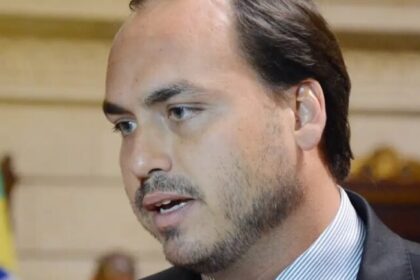 Carlos Bolsonaro divulga laudo e relaciona doenças do pai para reforçar pedido de prisão domiciliar 18 ocrente 1766811850