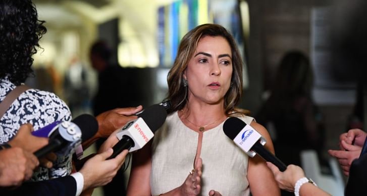 Soraya Thronicke é flagrada em loja de luxo na Flórida ao lado de lobista investigado 2 ocrente 1767015284