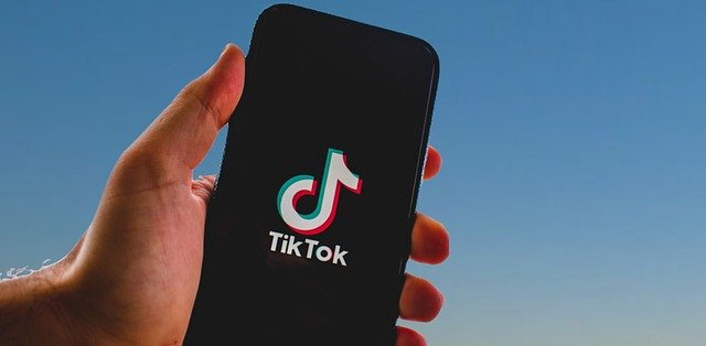 TikTok assume liderança como fonte de notícias para jovens nos EUA 2 ocrente 1767029670