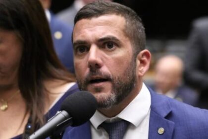 Deputados interrompem recesso e voltam a Brasília para pedir impeachment de Alexandre de Moraes 8 ocrente 1767035088