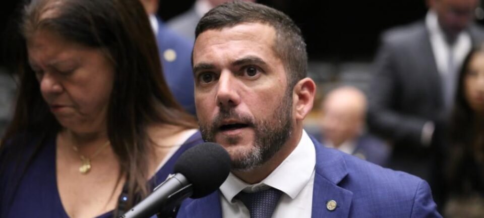 Deputados interrompem recesso e voltam a Brasília para pedir impeachment de Alexandre de Moraes 2 ocrente 1767035088