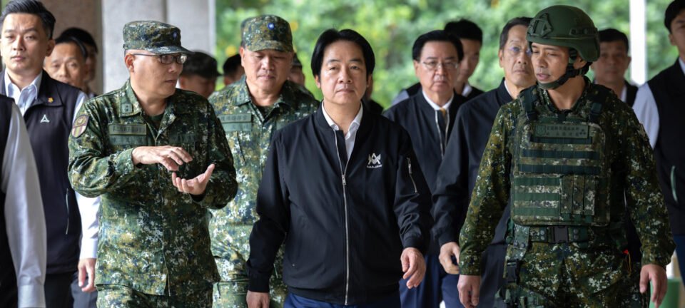 Taiwan eleva alerta máximo após China mobilizar 89 aeronaves e 28 navios em torno da ilha 2 ocrente 1767036930