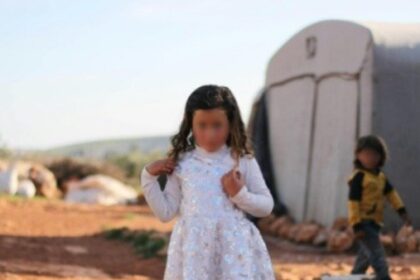 Visão guia médico afegão na fuga que livrou filha de 12 anos de casamento forçado com líder do Talibã 18 ocrente 1767058476