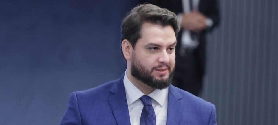 Moraes dá 24 horas à defesa de Filipe Martins para justificar uso de rede social 2 ocrente 1767118750