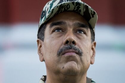 Maduro envia tropas para vigiar refinarias e petroquímicas em meio a pressão dos EUA 16 ocrente 1767124155