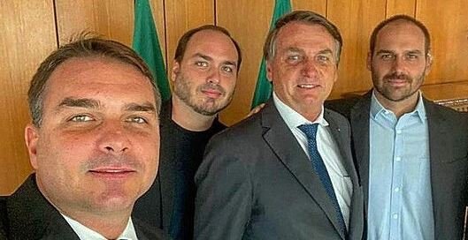 Filhos de Jair Bolsonaro atacam nova decisão de Moraes e falam em “tortura” 2 ocrente 1767297898