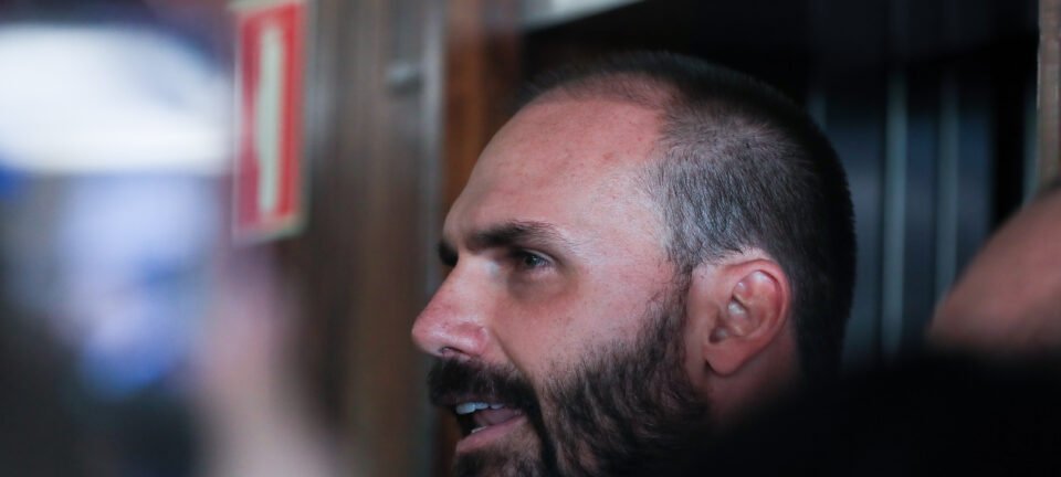 PF ordena que Eduardo Bolsonaro reassuma posto de escrivão no Rio de Janeiro 2 ocrente 1767386066
