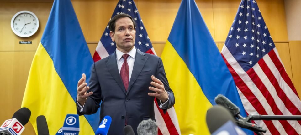 Rubio afirma que Maduro será julgado nos EUA e que ofensiva militar terminou 2 ocrente 1767444560