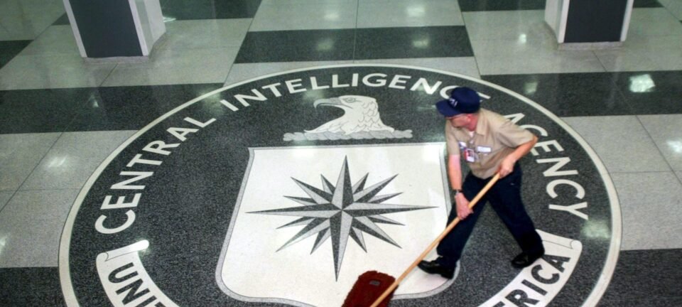 Espiões da CIA ajudaram EUA a localizar Nicolás Maduro antes de sua prisão, diz NYT 2 ocrente 1767493154