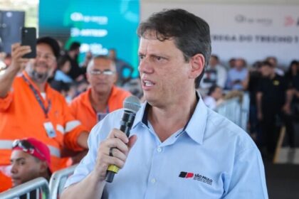 Tarcísio critica omissão do Brasil na crise venezuelana e vê perda de protagonismo regional 16 ocrente 1767616460