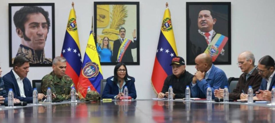 Governo interino da Venezuela ordena prisão de suspeitos de apoiar operação que capturou Maduro 2 ocrente 1767642692
