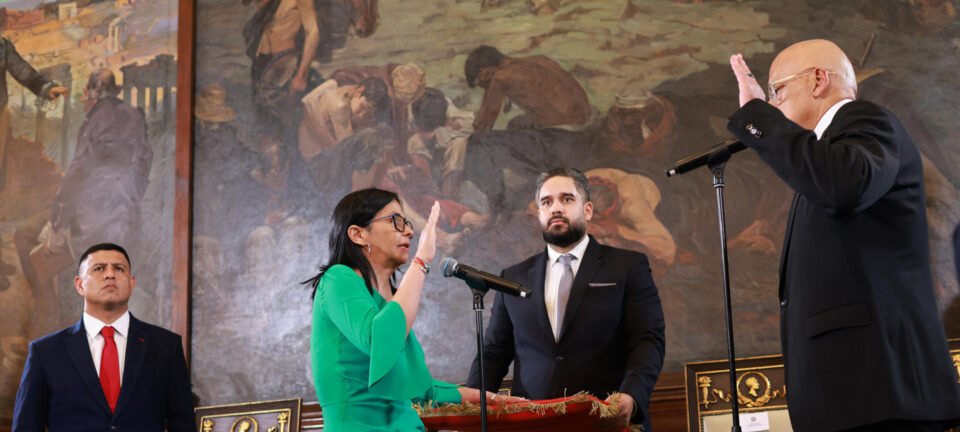 Tiroteio e drones não identificados cercam Palácio de Miraflores em Caracas 2 ocrente 1767665968