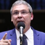 Lindbergh leva à PF denúncia contra Flávio, Eduardo e Nikolas por suposto plano contra soberania nacional 4 ocrente 1767704655