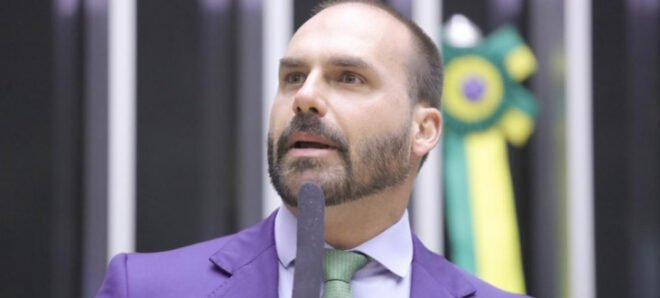 Eduardo Bolsonaro aponta chance de Flávio nomear Jair Bolsonaro ministro em eventual governo 2 ocrente 1767708294