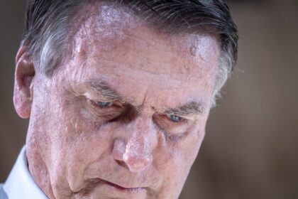 Bolsonaro sofre queda e bate a cabeça em cela da PF, afirma Michelle Bolsonaro 6 ocrente 1767712796