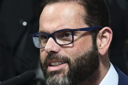 Senadores solicitam prisão domiciliar humanitária para Bolsonaro após queda em cela 10 ocrente 1767820790