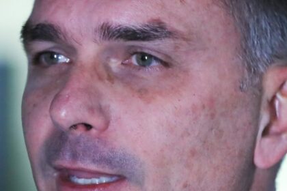 Flávio Bolsonaro diz que devolverá R$ 13,6 mil após erro em reembolso de passagens aéreas 4 ocrente 1767872989