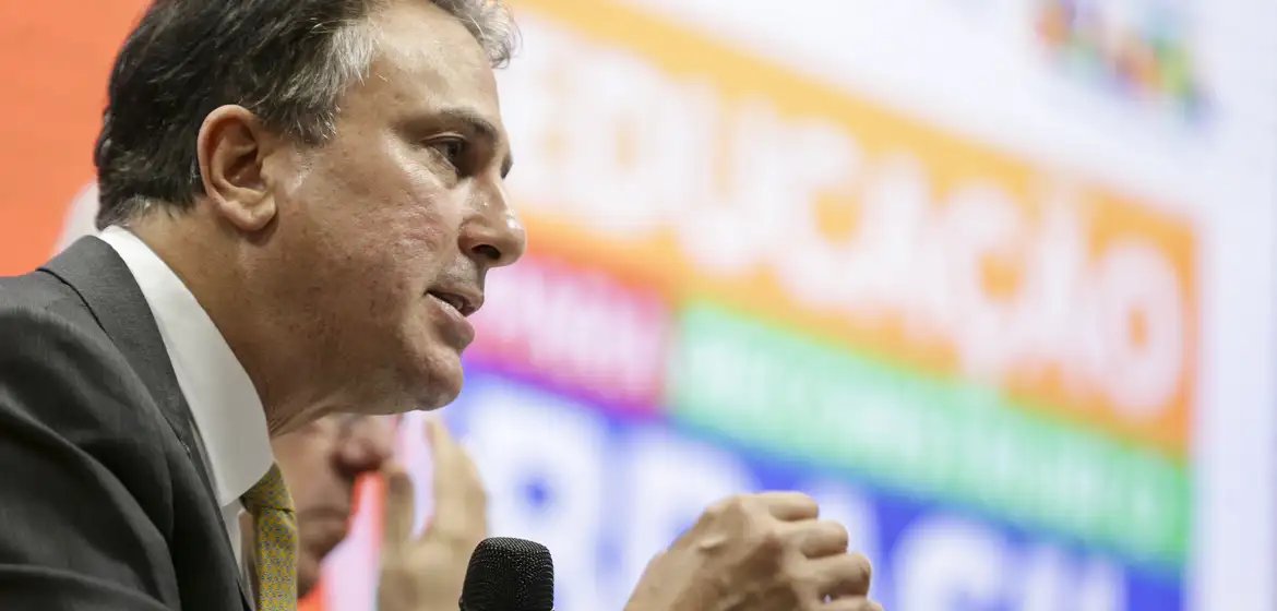 MEC projeta aumento de apenas R$ 18 no piso salarial de professores da educação básica 2 ocrente 1767903578