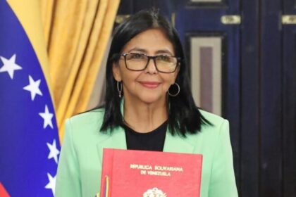 Espanha pressiona UE a revogar sanções contra Delcy Rodríguez 16 ocrente 1767922468