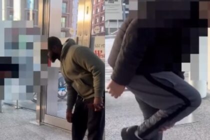 Placa metálica em joelho de jovem teria desaparecido após oração em shopping no Reino Unido 16 ocrente 1767936894