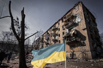 Igrejas oferecem abrigo e apoio espiritual após novo ataque russo que deixou Kiev sem energia 6 ocrente 1767970166