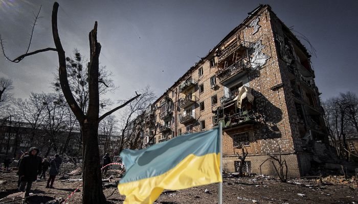 Igrejas oferecem abrigo e apoio espiritual após novo ataque russo que deixou Kiev sem energia 2 ocrente 1767970166