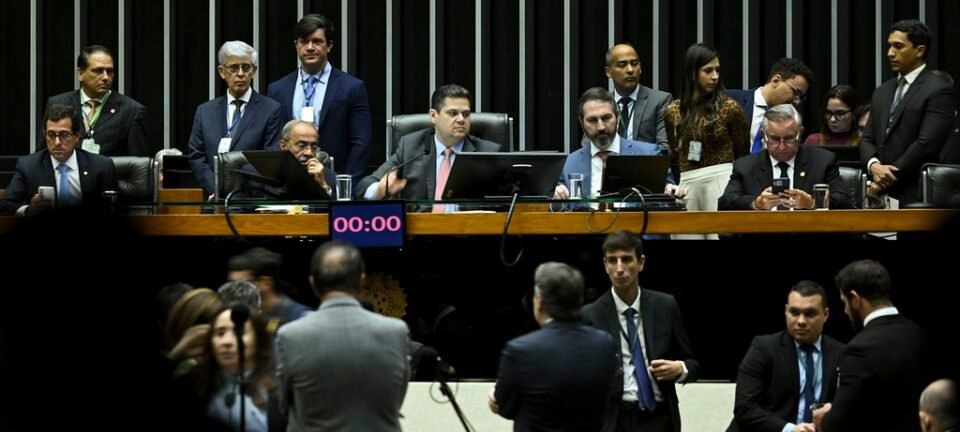 Janela partidária encurta bancada do PL e amplia espaço do Centrão na Câmara 2 ocrente 1768179898