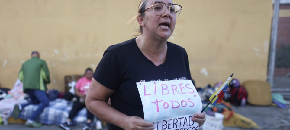 Policial venezuelano preso por “traição” morre em centro de detenção de Caracas 2 ocrente 1768181661