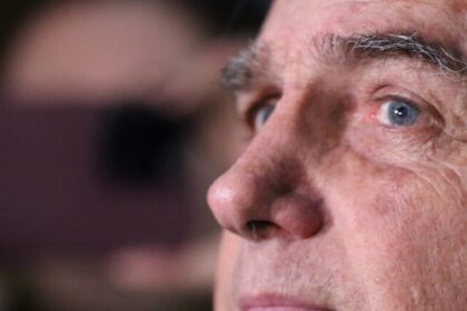 Médicos são acionados para atender Bolsonaro na prisão após soluços virarem azia, diz Carlos 10 ocrente 1768183464